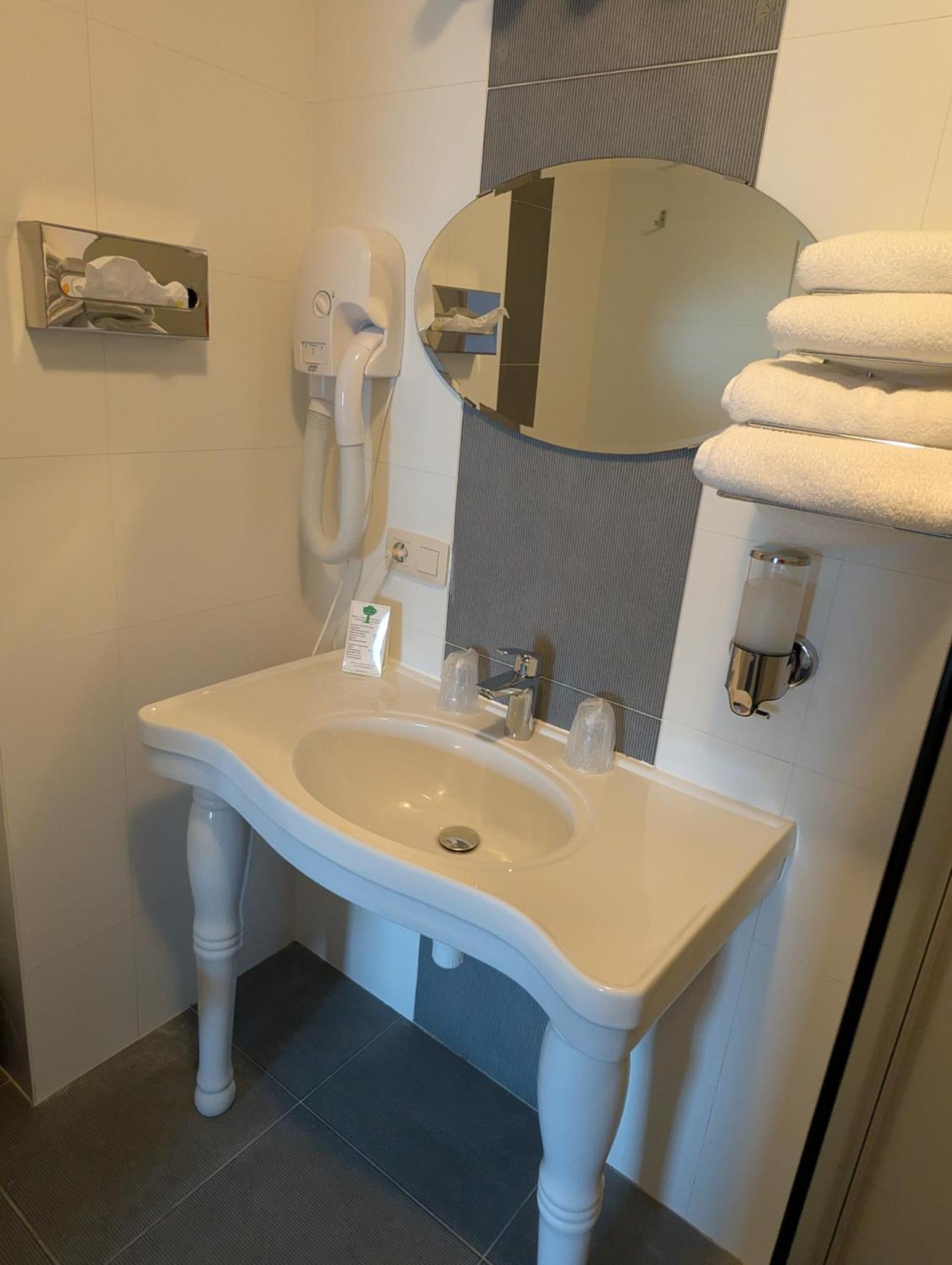 ホテル A Fleur De Couette Auvelais エクステリア 写真