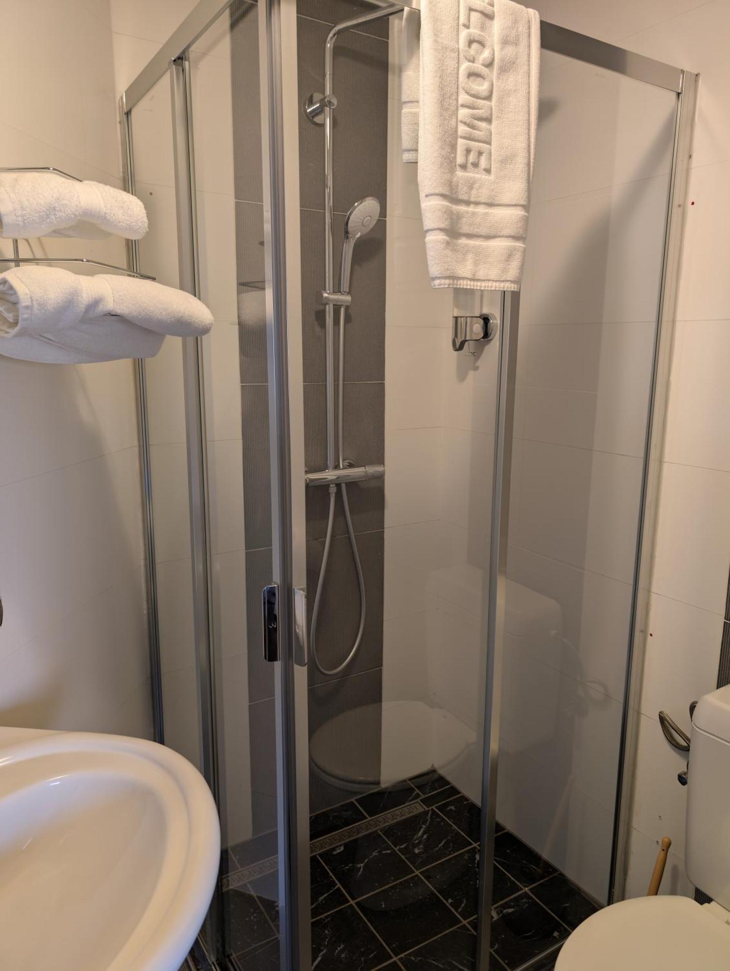 ホテル A Fleur De Couette Auvelais エクステリア 写真